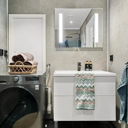 Half Semi Detached House 特隆赫姆