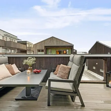 Half Semi Detached House *